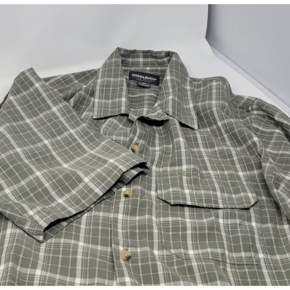 Woolrich Men's Button-Down Casual Short Sleeve Plaid Shirt Size Large - Picture 3 of 5